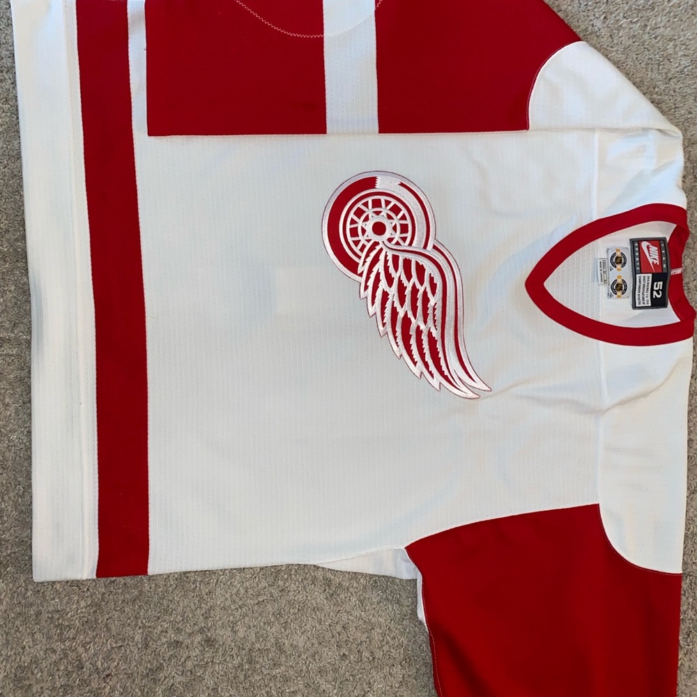 Detroit Redwings, Authentic Center Ice collection
